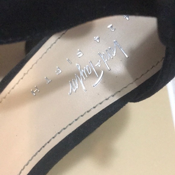 Lord and Taylor 424 Fifth heels black suede - Picture 4 of 6
